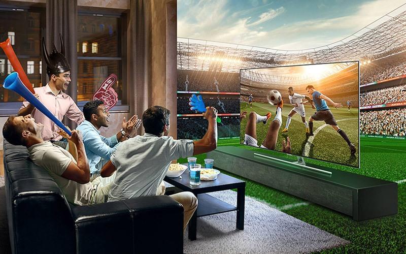 Xem bóng đá trên TV, chọn cách nào để luôn ăn mừng sớm hơn hàng xóm?